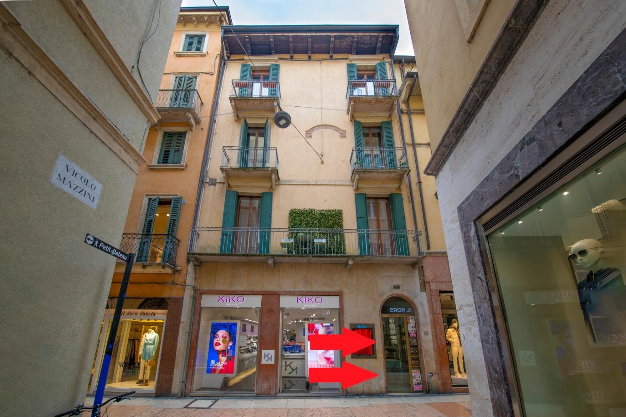 Palace Mazzini Center