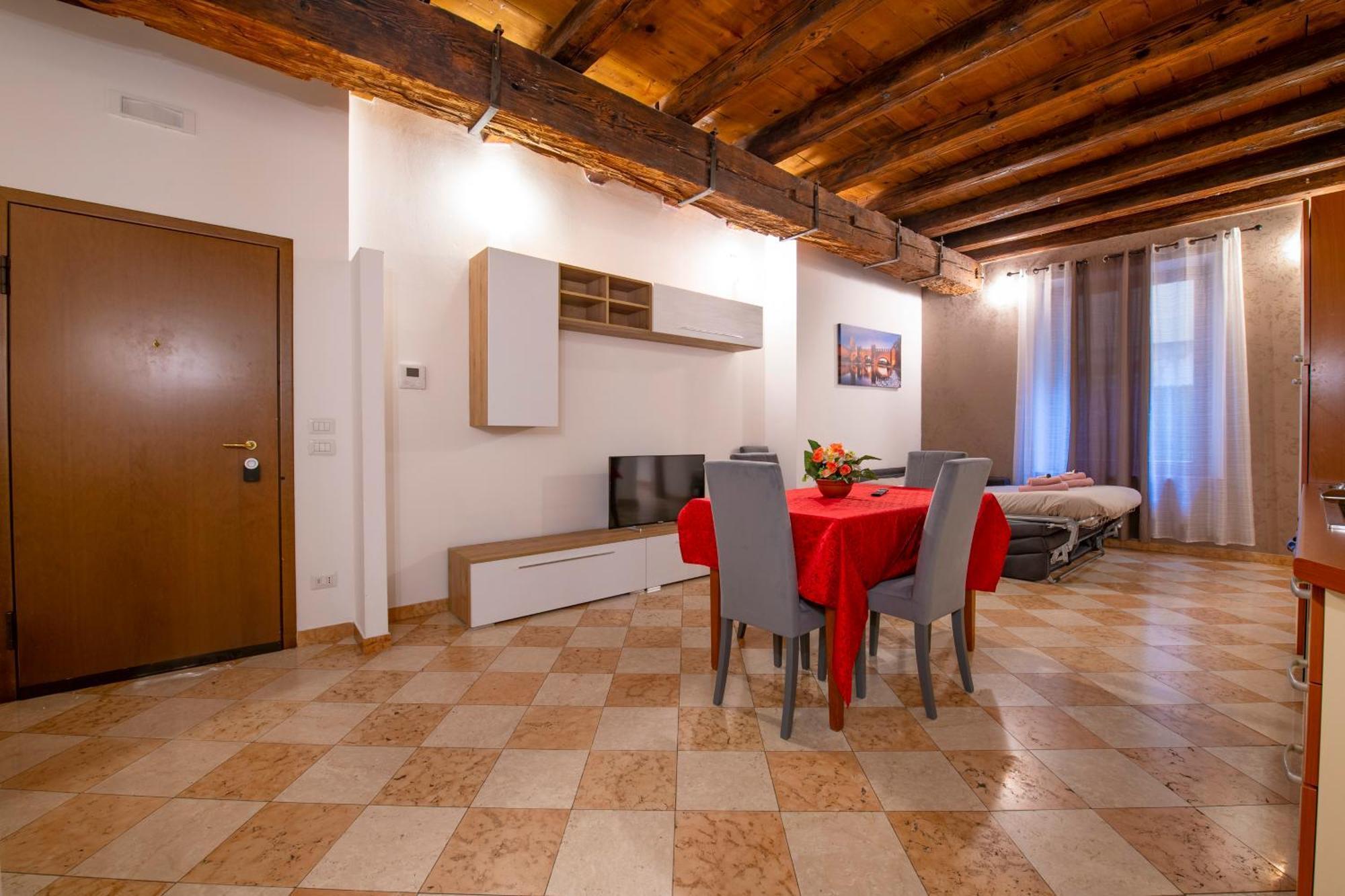 Palace Mazzini Center Apartment Verona