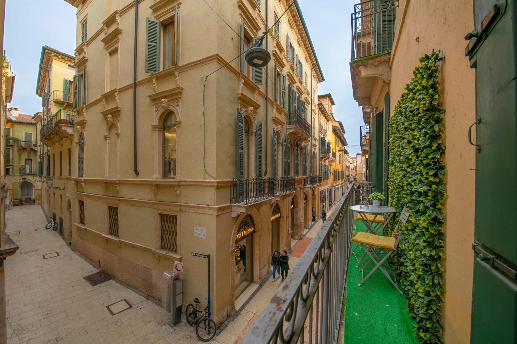 Palace Mazzini Center Apartamento *